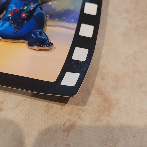 Disney Stitch Crashes Disney Snow White Pin - Picture 3 of 5